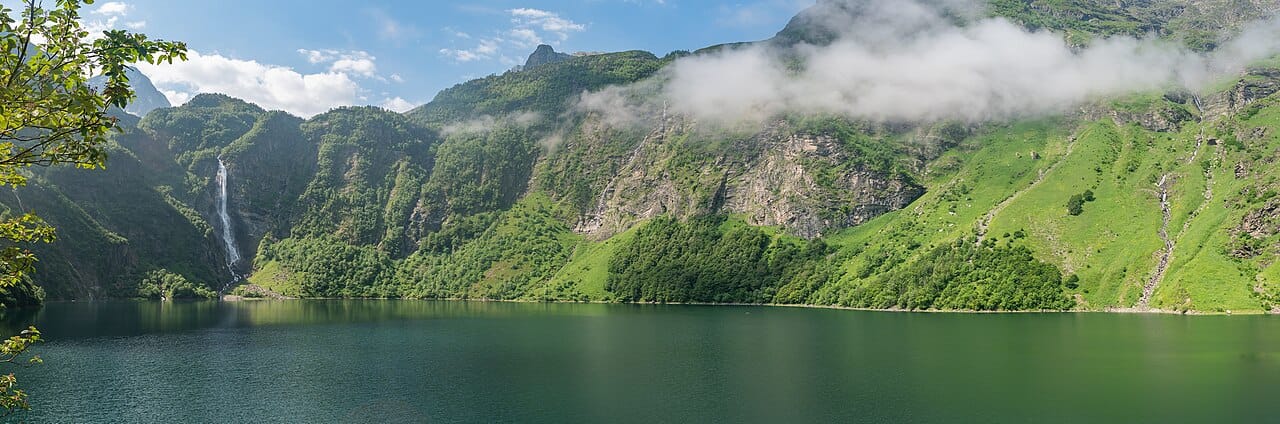 Lac d'Oô : une randonnée incontournable au cœur des Pyrénées Lac d'Oô - Pyrénées